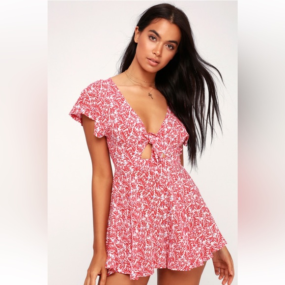 SOLD OUT Lulu’s - red and white tie front romper - Picture 1 of 7